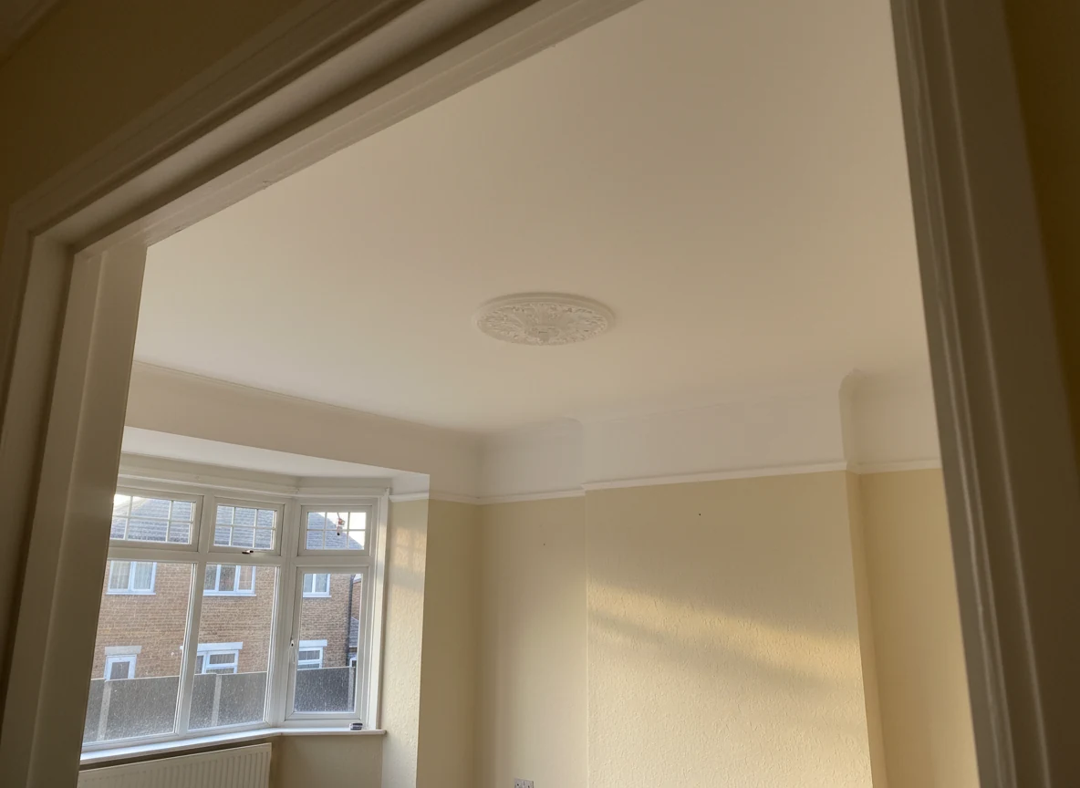 ceiling-painting-2-high-wycombe-high-wycombe-decorators Ceiling painting service in High Wycombe by High Wycombe Decorators