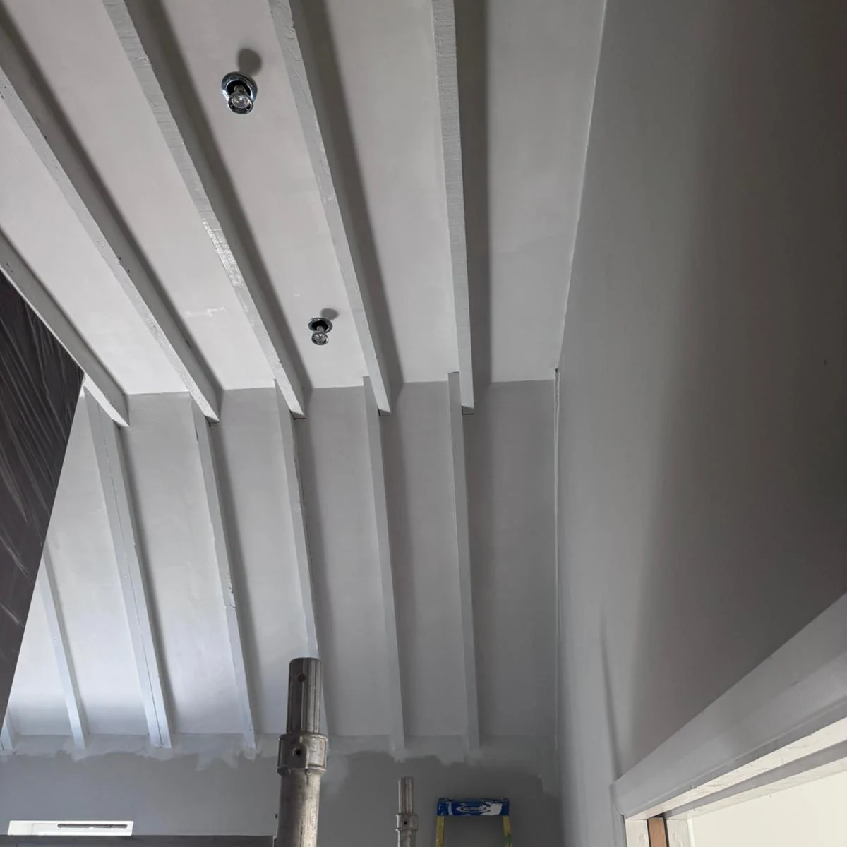 interior-painting-beams-vaulted-high-wycombe-decorators Interior Painting in High Wycombe by High Wycombe Decorators